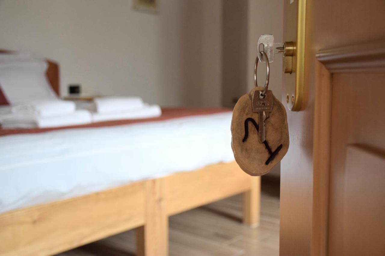 La Tana Del Tasso Rooms&Breakfast Camerata Cornello Exterior foto